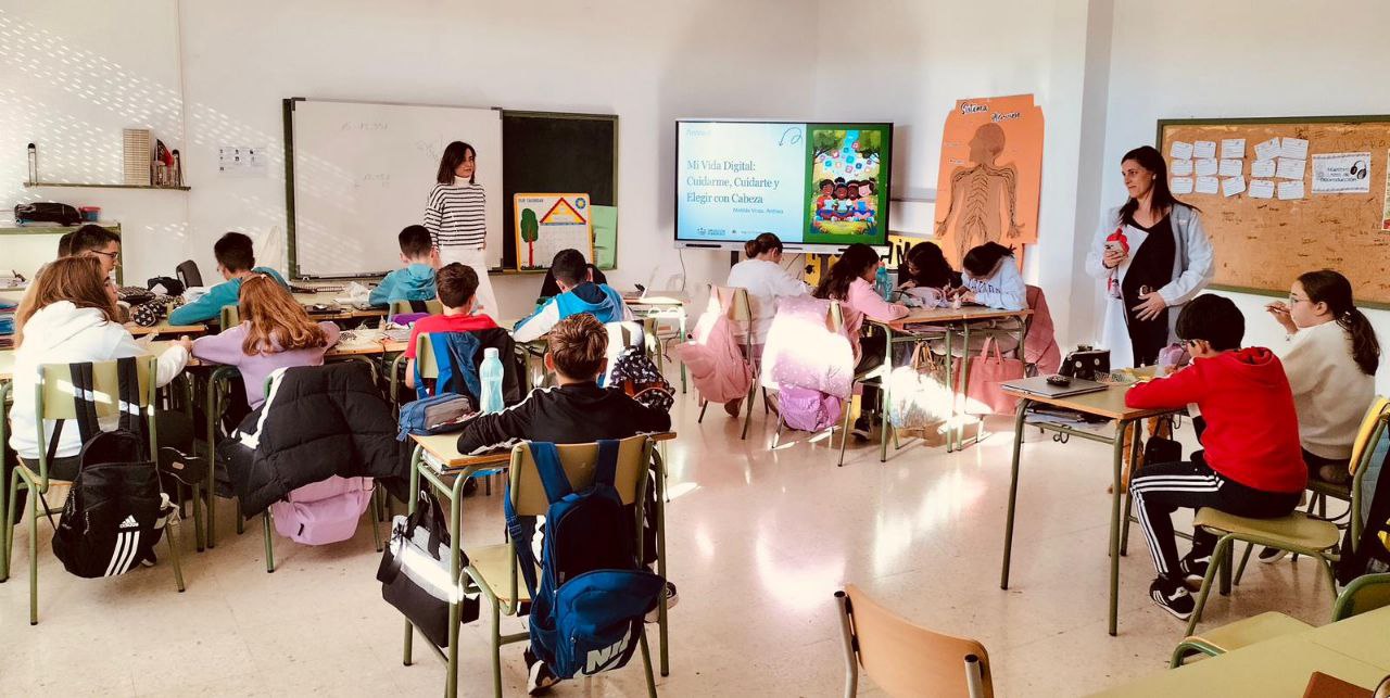 Personas trabajando juntas en una iniciativa territorial
